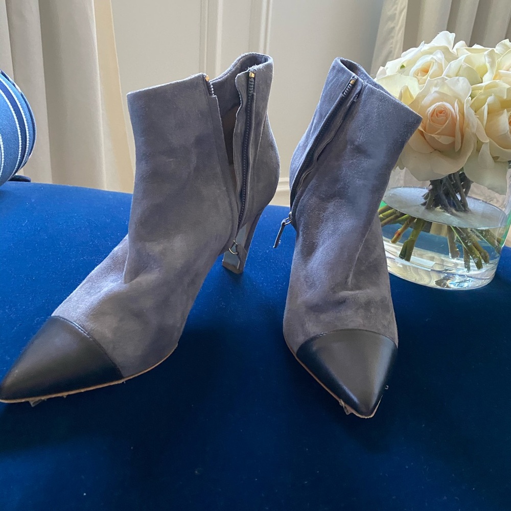 Stunning black and grey ankle boot size 40